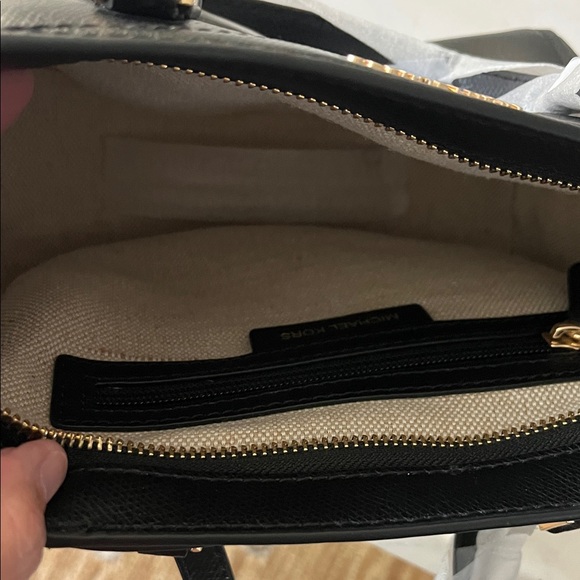 MICHAEL KORS Black Leather Women's Handbag BRAND NEW - Picture 3 of 6